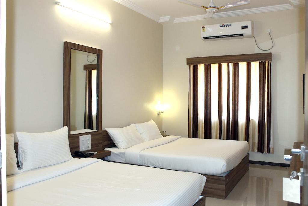 Oyo 4316 Hotel Sai Empire Shirdi Chambre photo