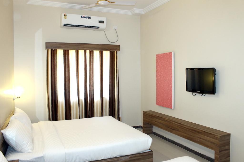 Oyo 4316 Hotel Sai Empire Shirdi Chambre photo