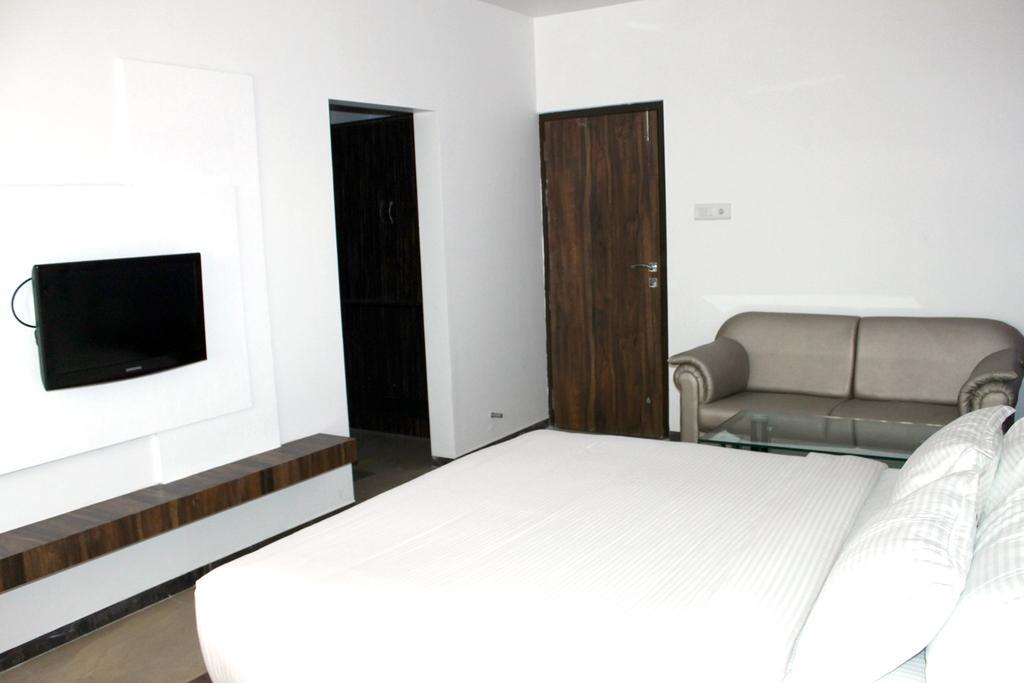 Oyo 4316 Hotel Sai Empire Shirdi Chambre photo