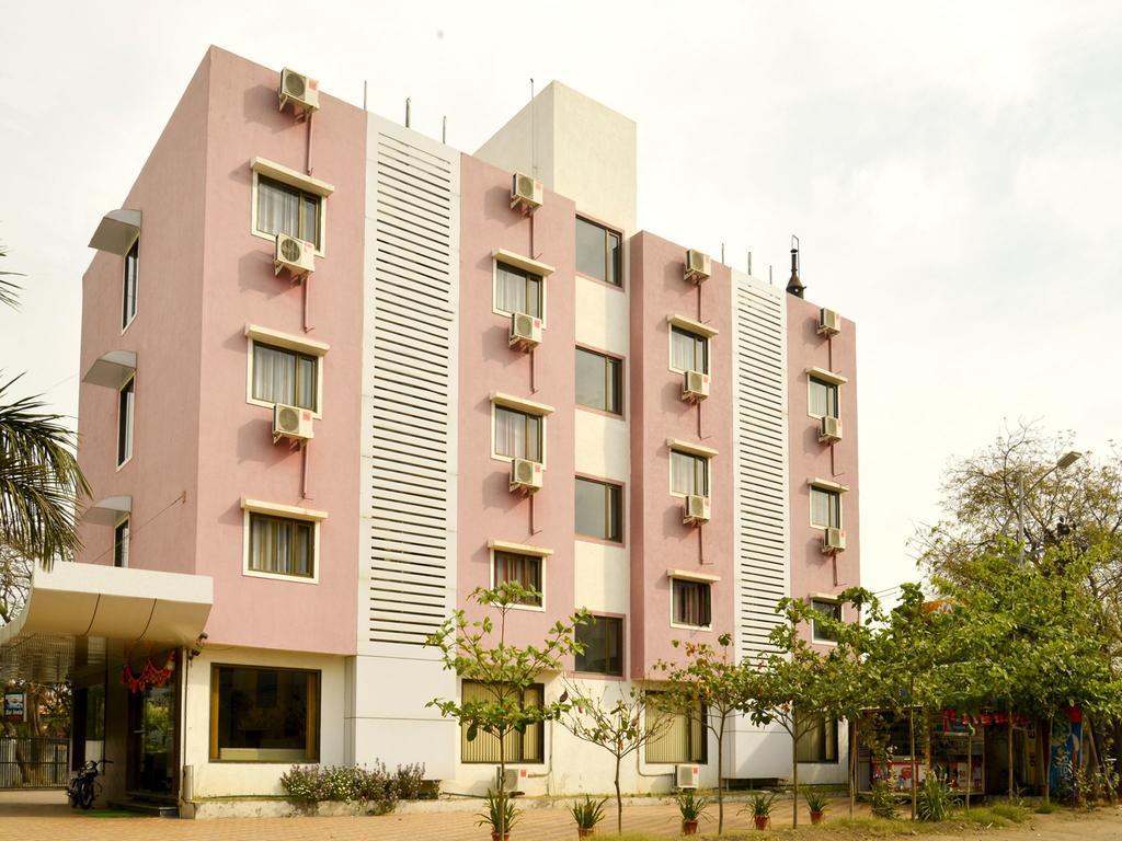 Oyo 4316 Hotel Sai Empire Shirdi Extérieur photo